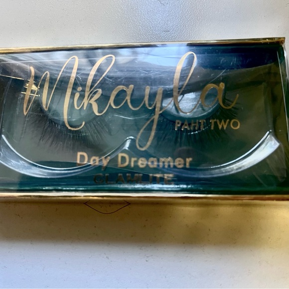 2 pair of eyelashes from Glamlite x Mikayla Paht Two - Picture 4 of 4